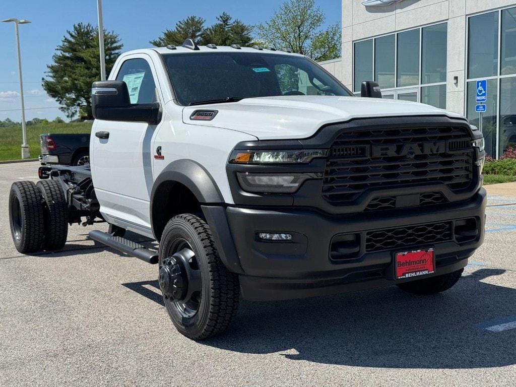 New 2026 Ram 5500 TRADESMAN CHASSIS REGULAR CAB 4X4 84' CA Pickup
