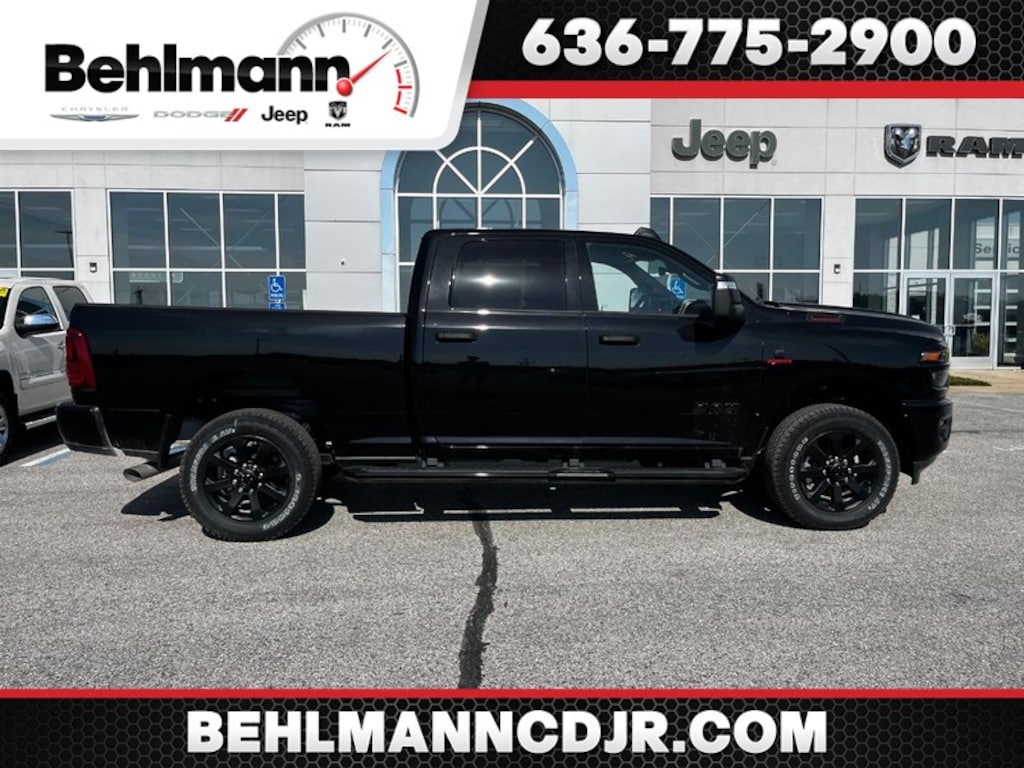 New 2025 Ram 2500 BIG HORN CREW CAB 4X4 6'4 BOX Pickup
