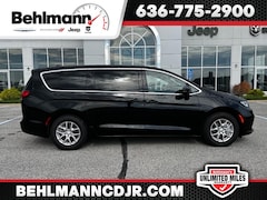 2025 Chrysler Pacifica SELECT Passenger Van