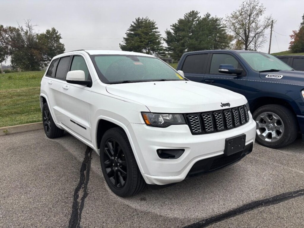 Used 2018 Jeep Grand Cherokee Laredo 4x4 SUV