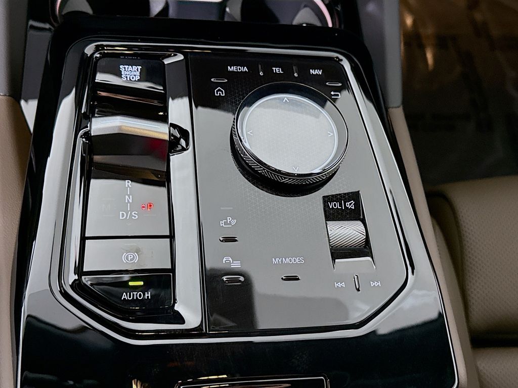 2026 BMW 5 Series 530i - Photo 10