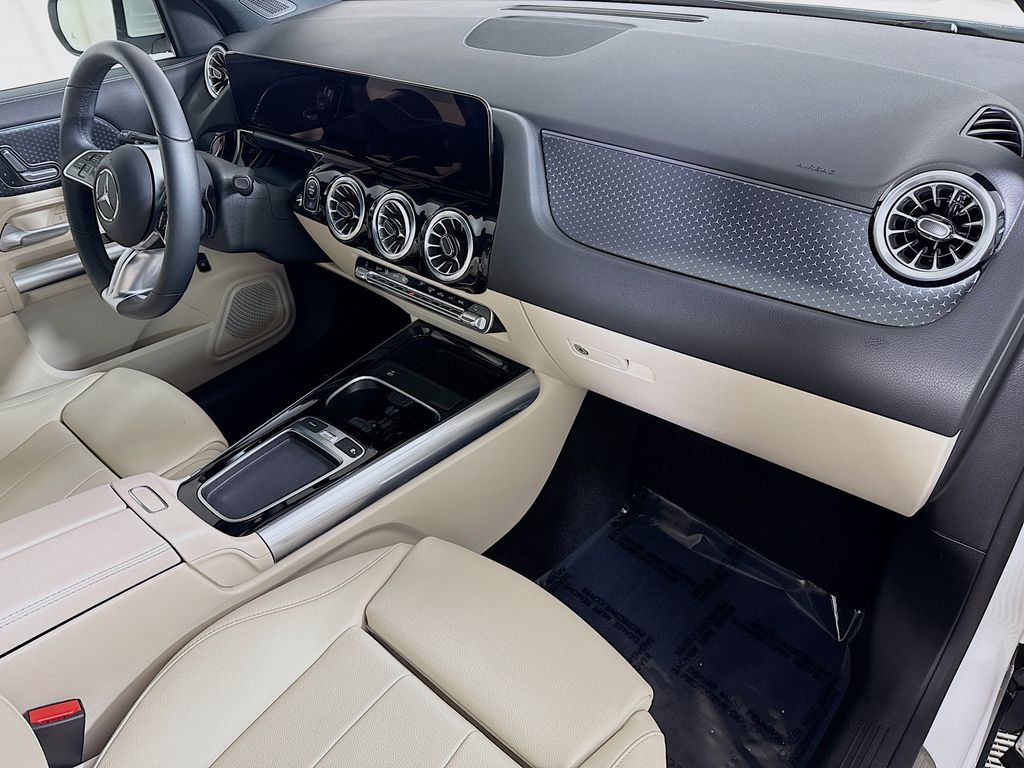 2025 Mercedes-Benz GLA GLA250 - Photo 30