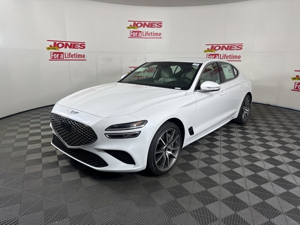 2024 Genesis G70 2.5T photo 2