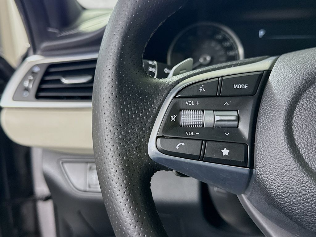 2023 GENESIS G70 Standard - Photo 22