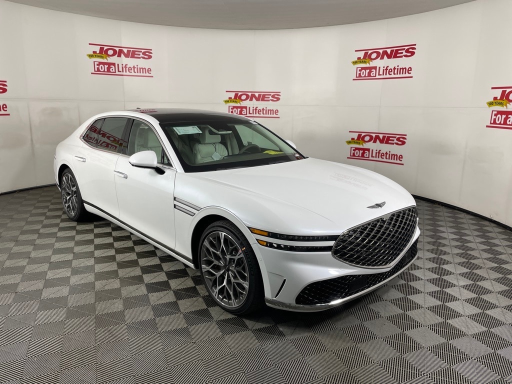 2026 GENESIS G90 Base's photo