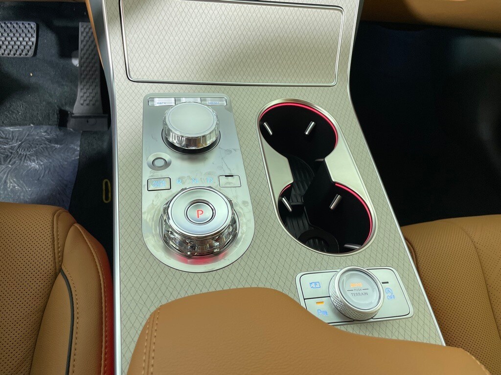 2026 Genesis GV80 2.5T Advanced photo 3