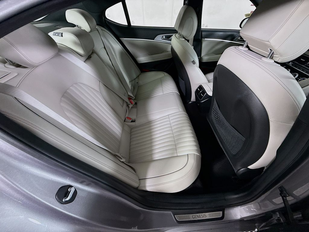 2023 GENESIS G70 Standard - Photo 30