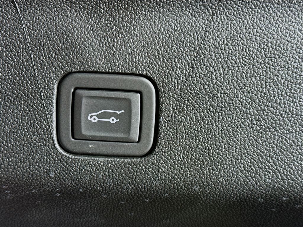 2024 Chevrolet Suburban High Country - Photo 32