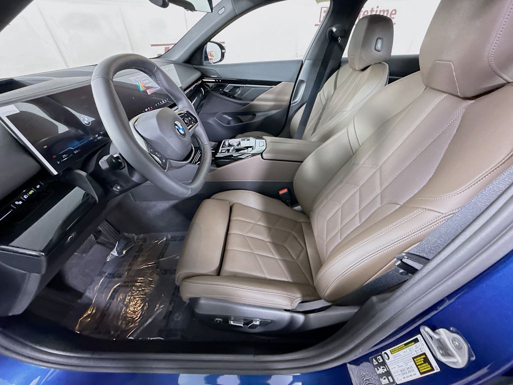2026 BMW 5 Series 530i - Photo 25