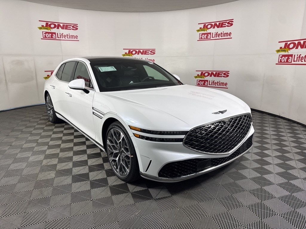 2026 GENESIS G90 Base's photo