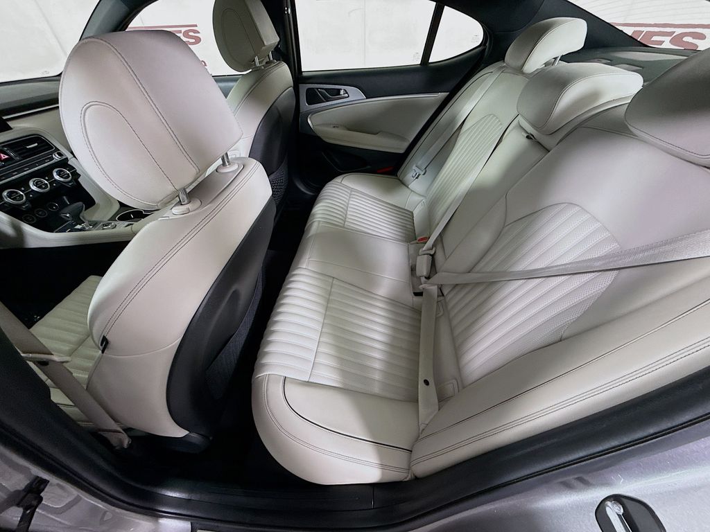 2023 GENESIS G70 Standard - Photo 28