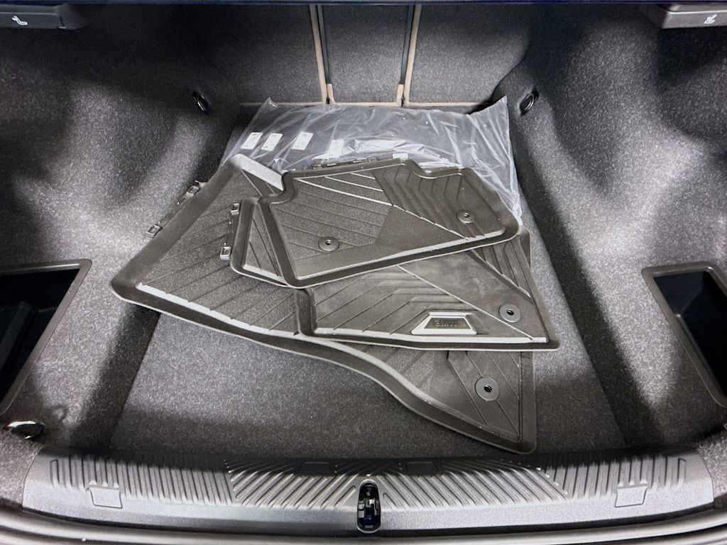 2026 BMW 5 Series 530i - Photo 28