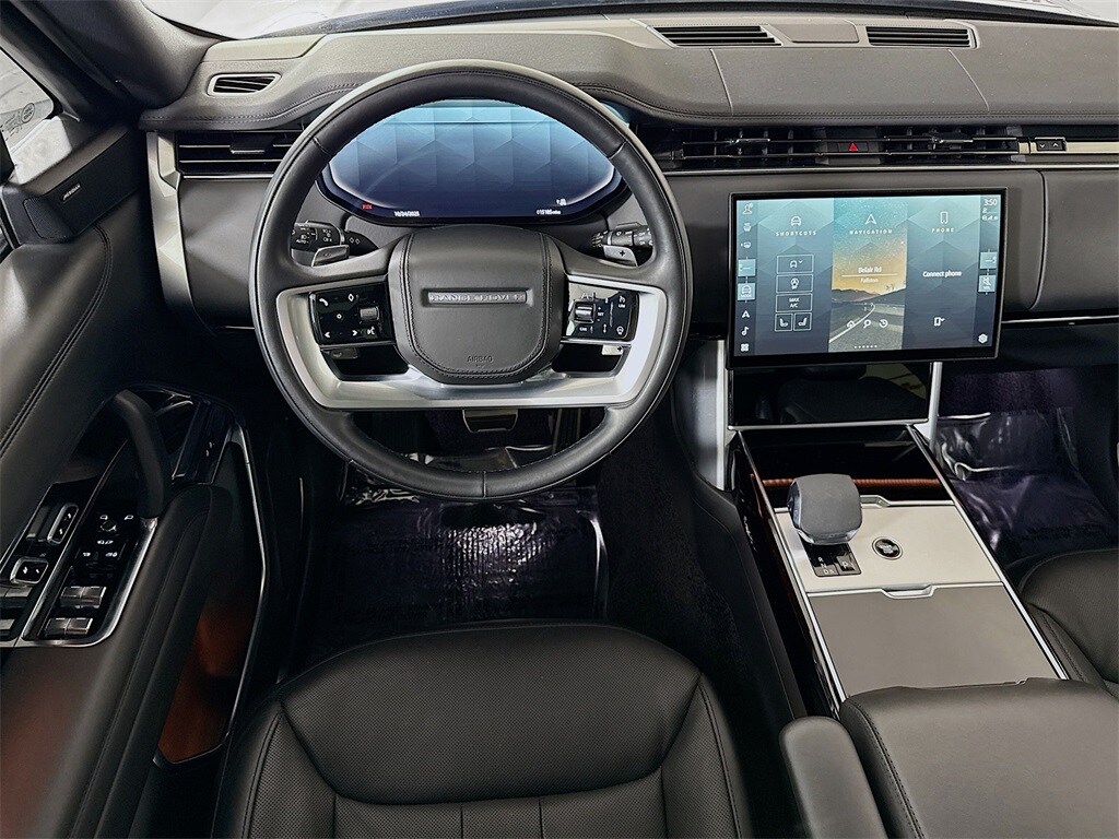 2024 Land Rover Range Rover SE photo 2