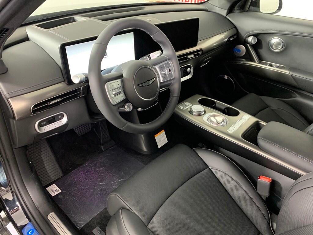 2024 Genesis GV60 AWD Advanced photo 3