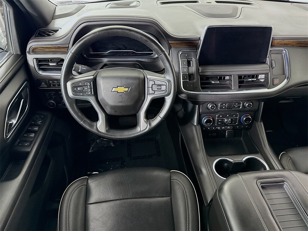 2023 Chevrolet Suburban Premier photo 3