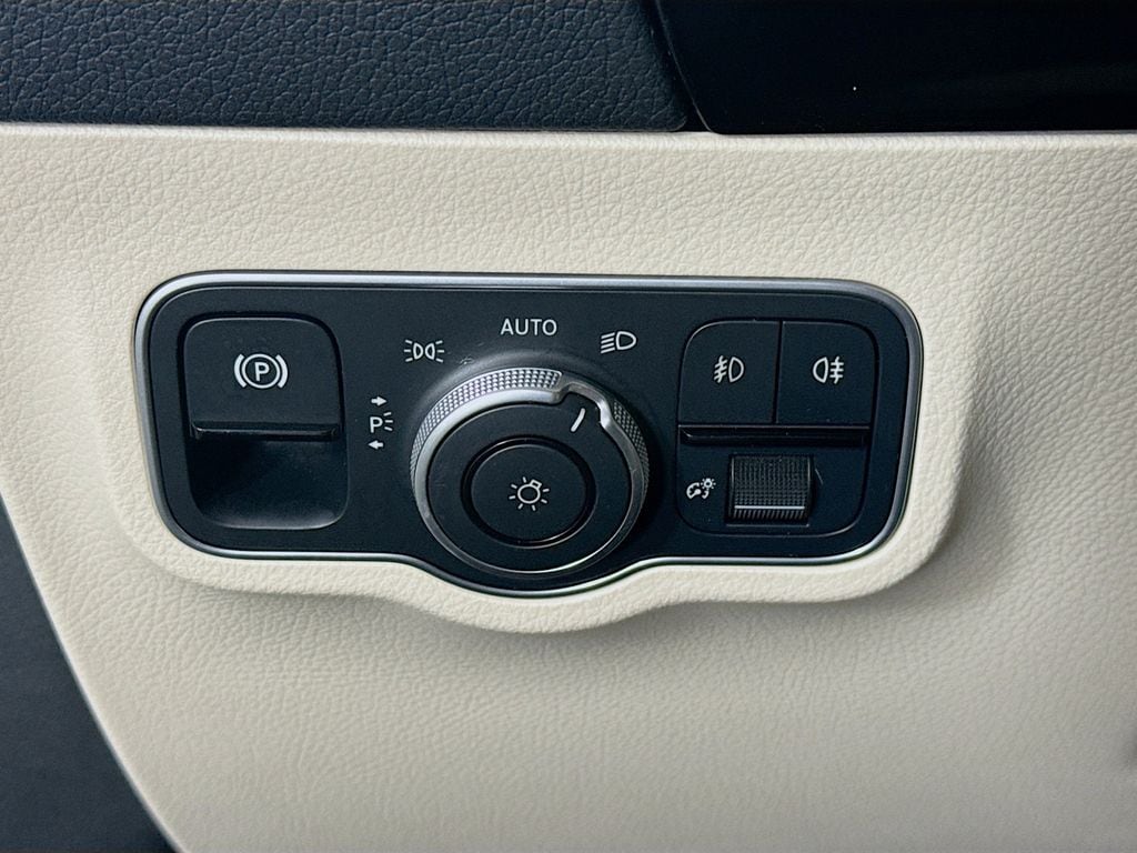 2025 Mercedes-Benz GLA GLA250 - Photo 17