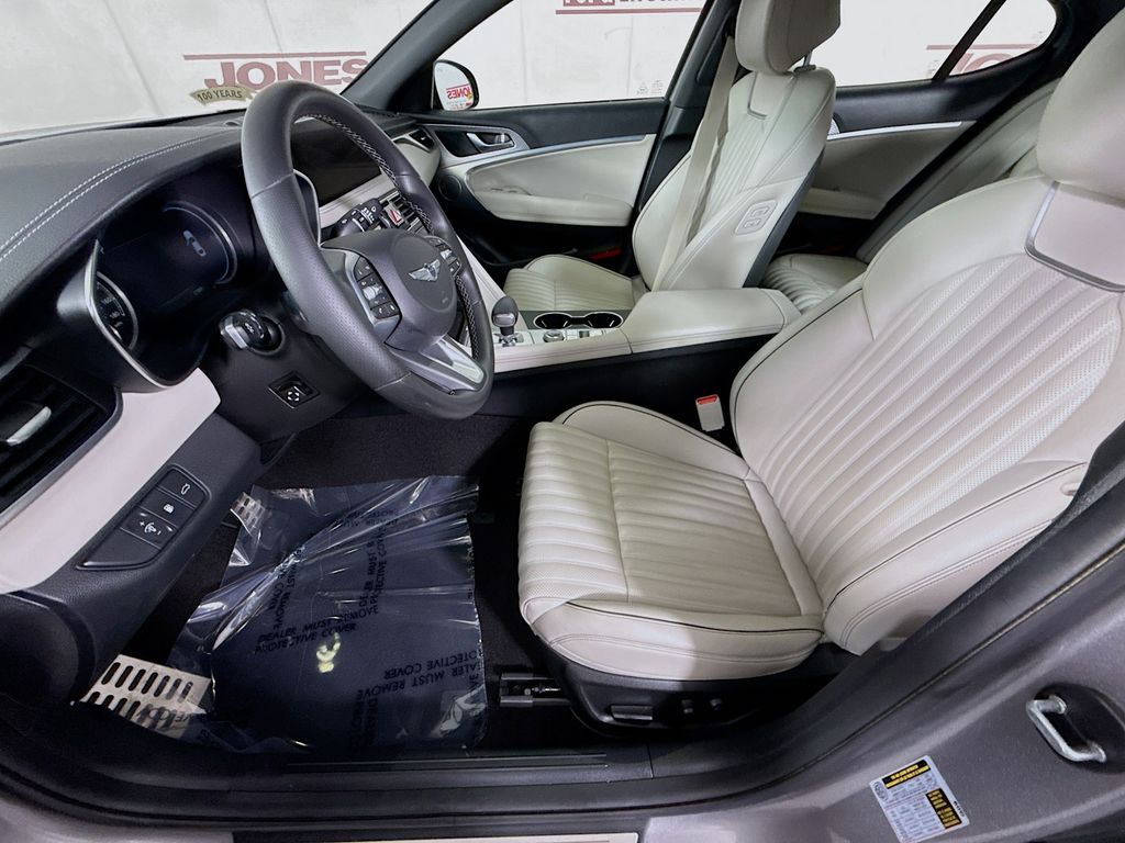 2023 GENESIS G70 Standard - Photo 26