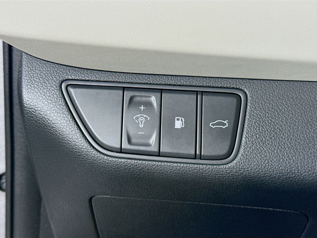 2023 GENESIS G70 Standard - Photo 20