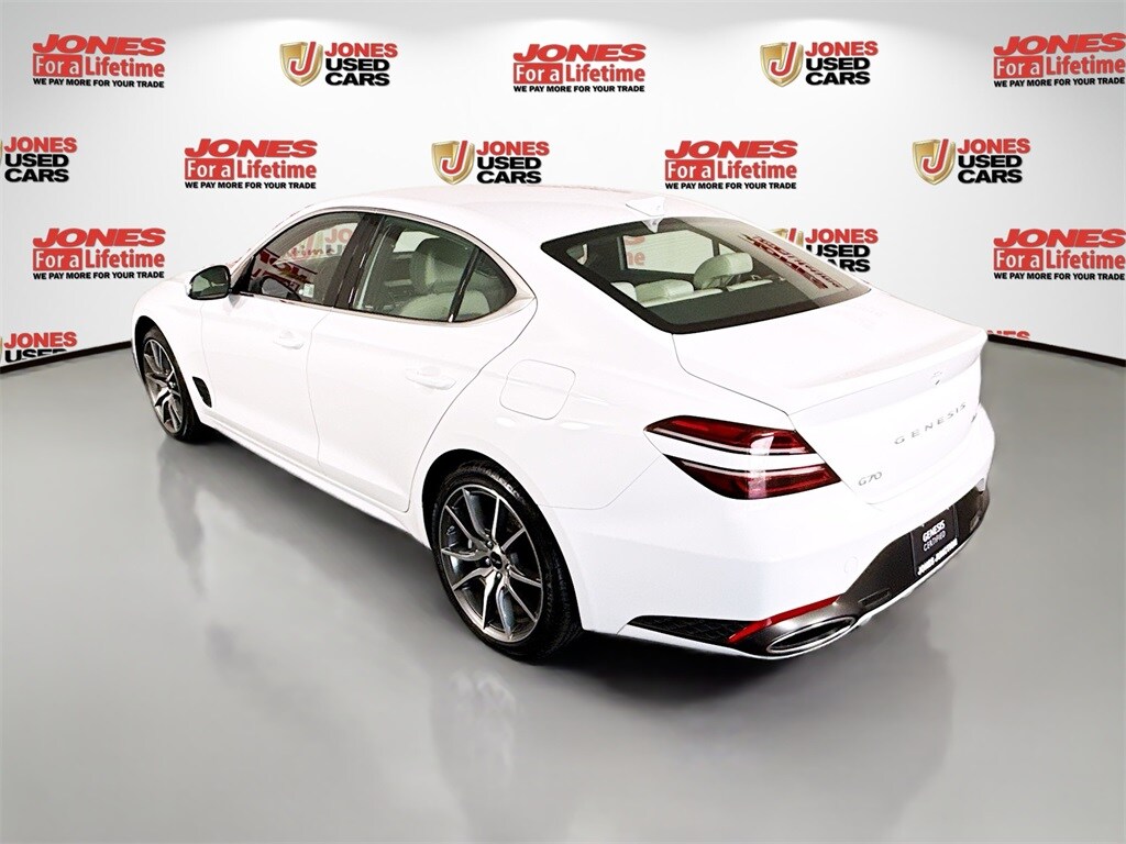 2024 Genesis G70 2.5T photo 2