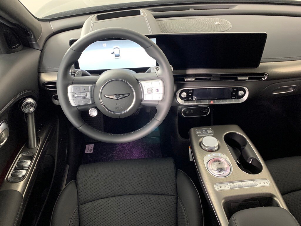 2024 Genesis GV60 AWD Advanced photo 4