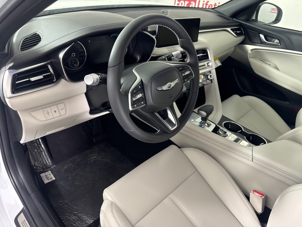 2024 Genesis G70 2.5T photo 3