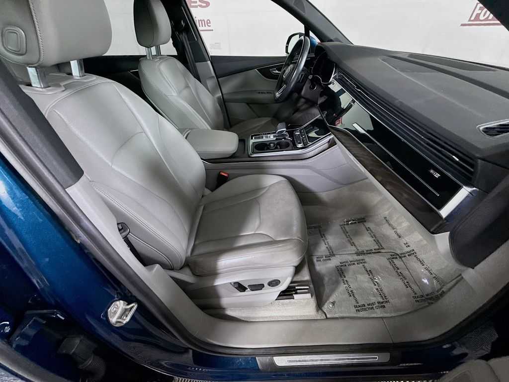 2021 Audi Q7 31