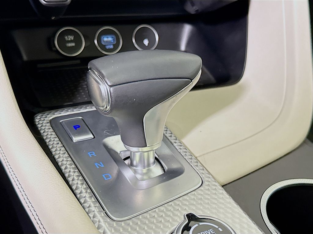 2023 GENESIS G70 Standard - Photo 11
