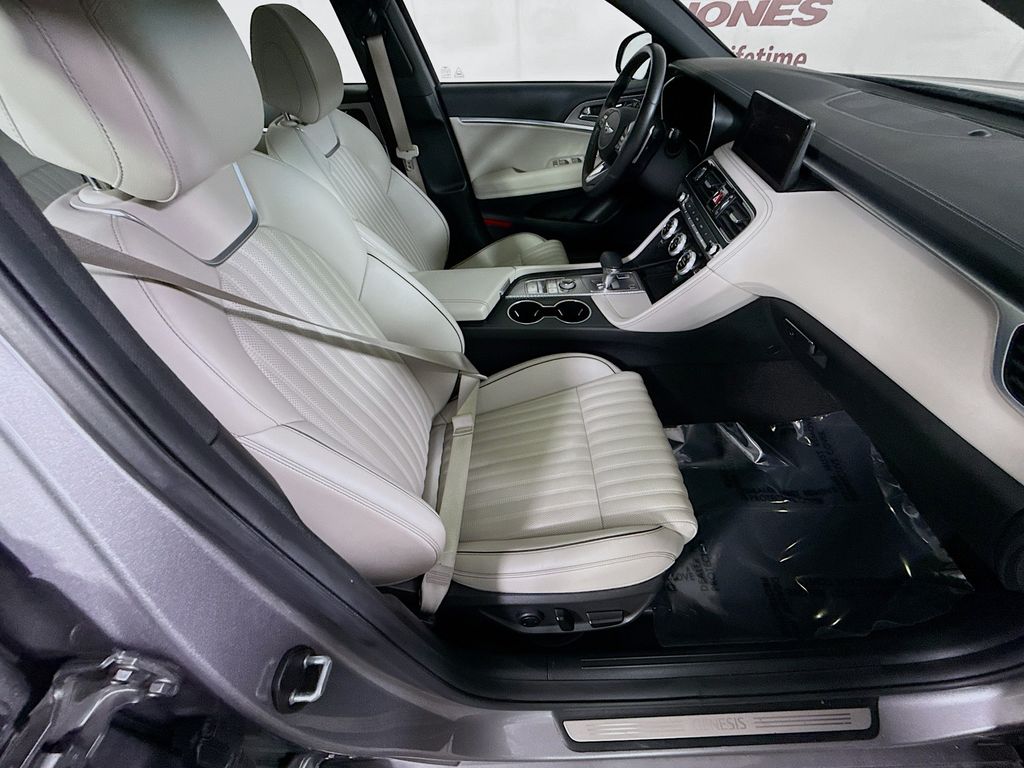2023 GENESIS G70 Standard - Photo 31