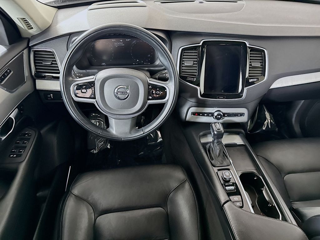 Used 2021 Volvo XC90 T5 Momentum SUV