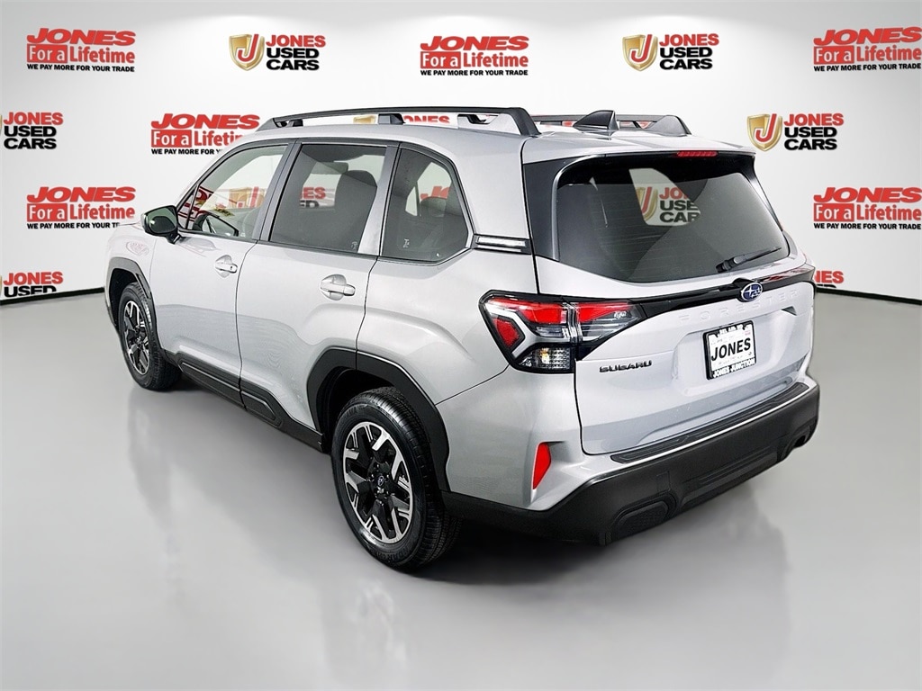 Used 2025 Subaru Forester Premium SUV