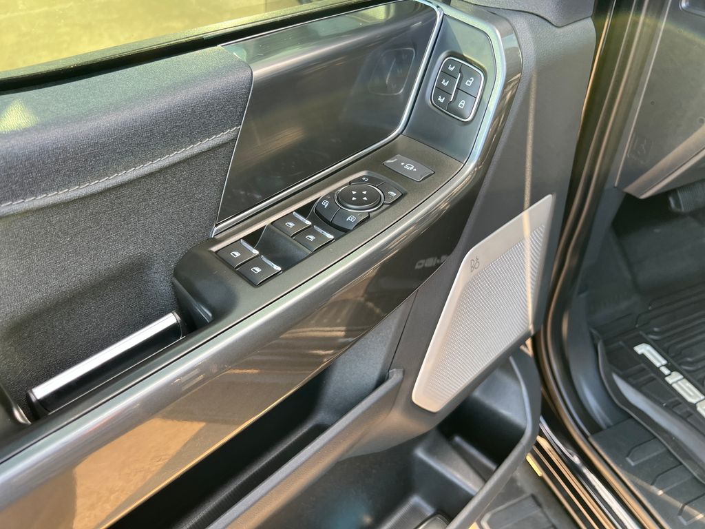 2023 Ford F-150 Lariat - Photo 11