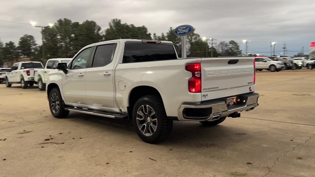 2023 Chevrolet Silverado 1500 LT photo 4