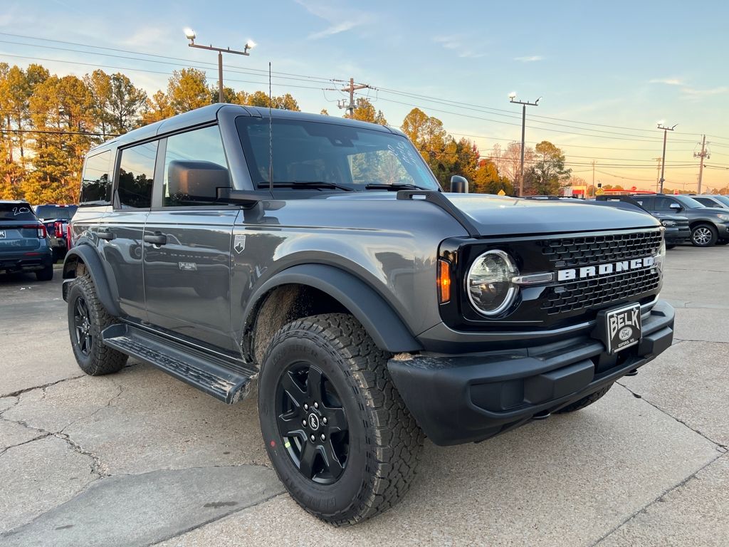 2025 Ford Bronco 4-Door Big Bend's photo