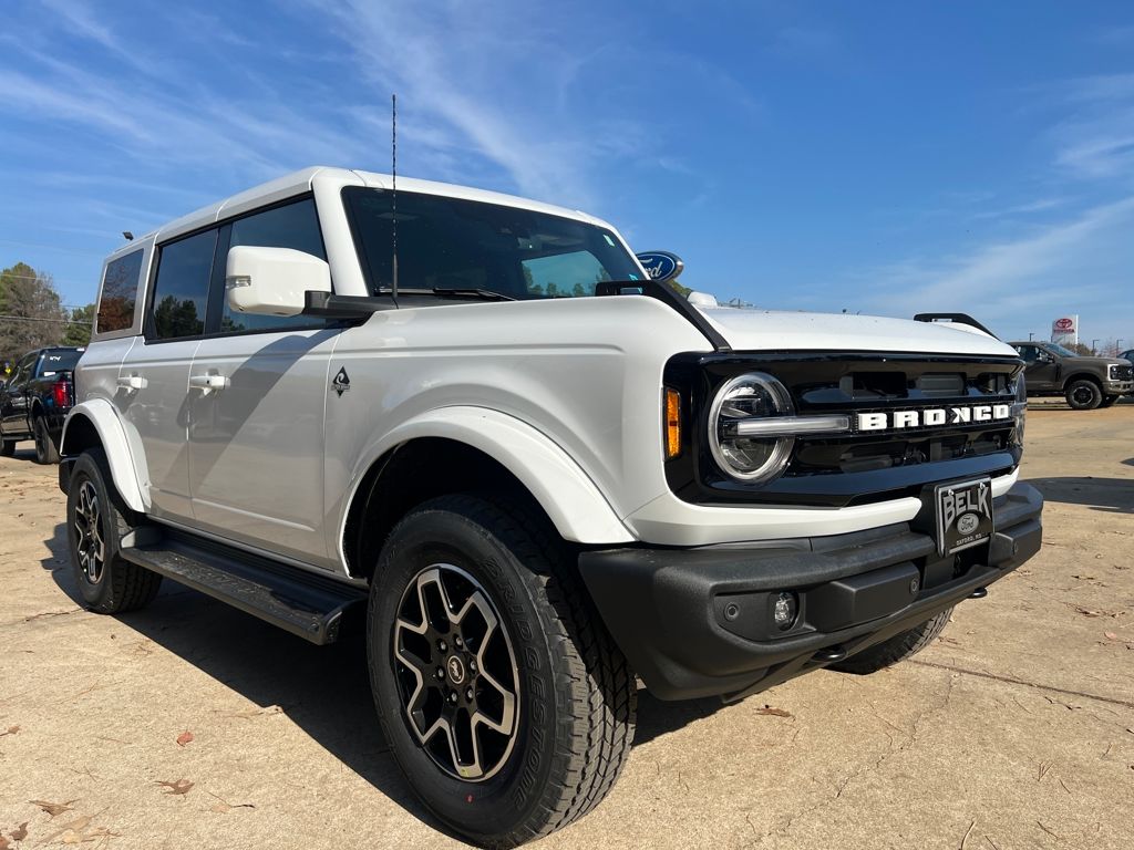 2025 Ford Bronco 4-Door Outer Banks's photo