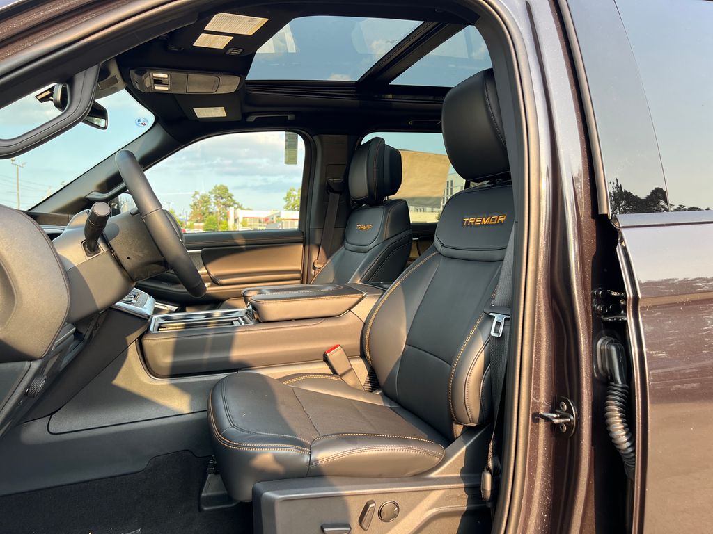 2026 Ford Expedition Tremor - Photo 10