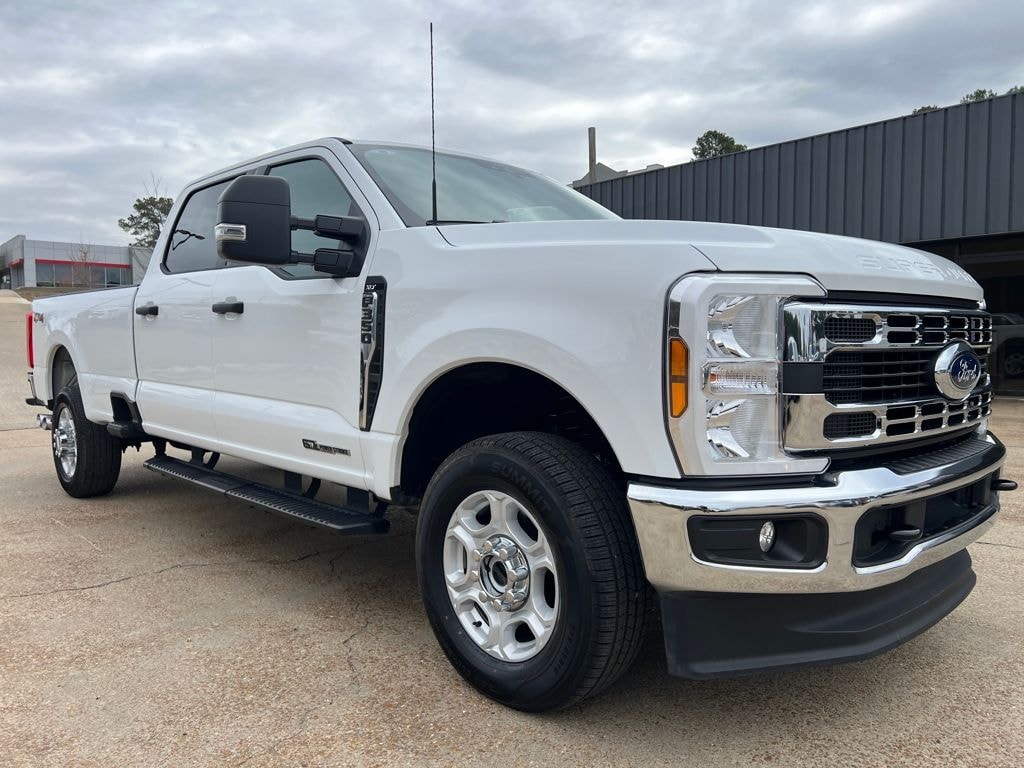 Used 2025 Ford F-350SD XLT Truck