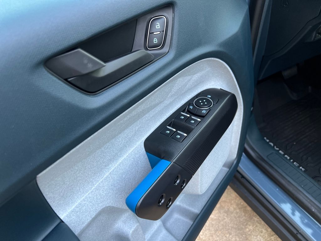 2025 Ford Maverick XLT - Photo 12