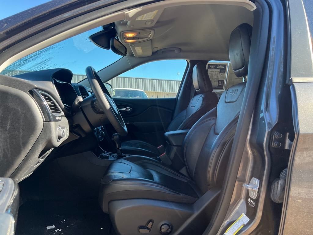 Used 2023 Jeep Cherokee Altitude Lux with VIN 1C4PJMMB2PD111635 for sale in Oxford, MS