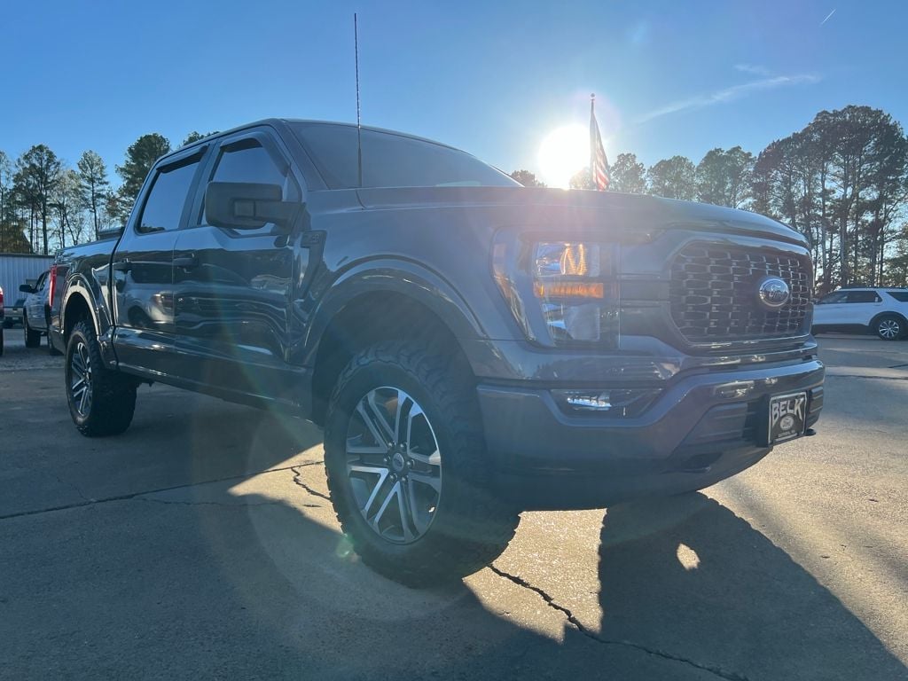 2023 Ford F-150 XL's photo