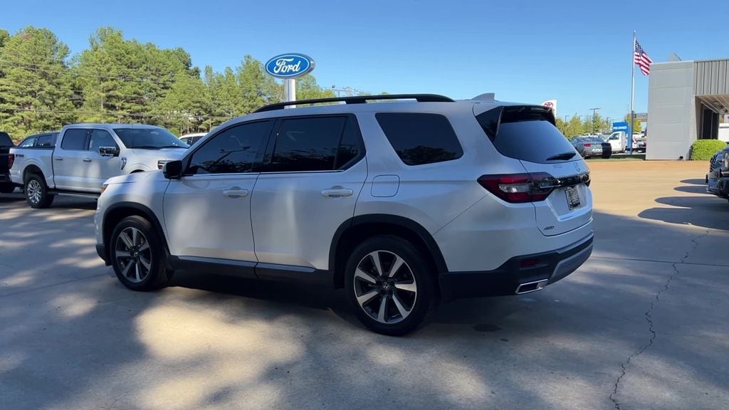 Used 2025 Honda Pilot Elite SUV