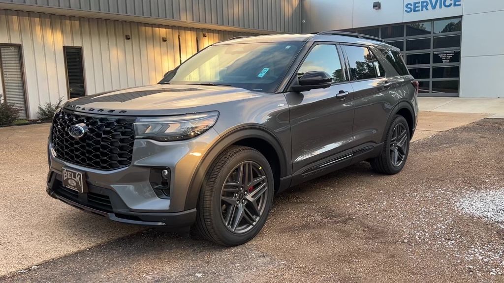 2025 Ford Explorer ST-Line photo 2
