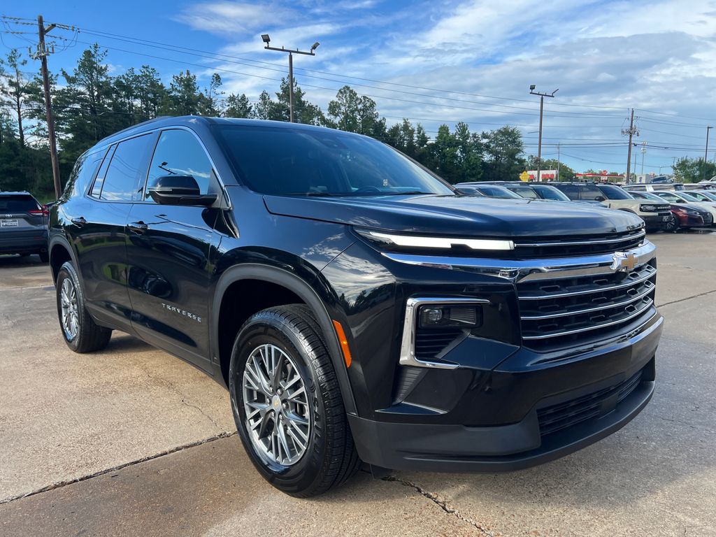 2024 Chevrolet Traverse FWD LT's photo