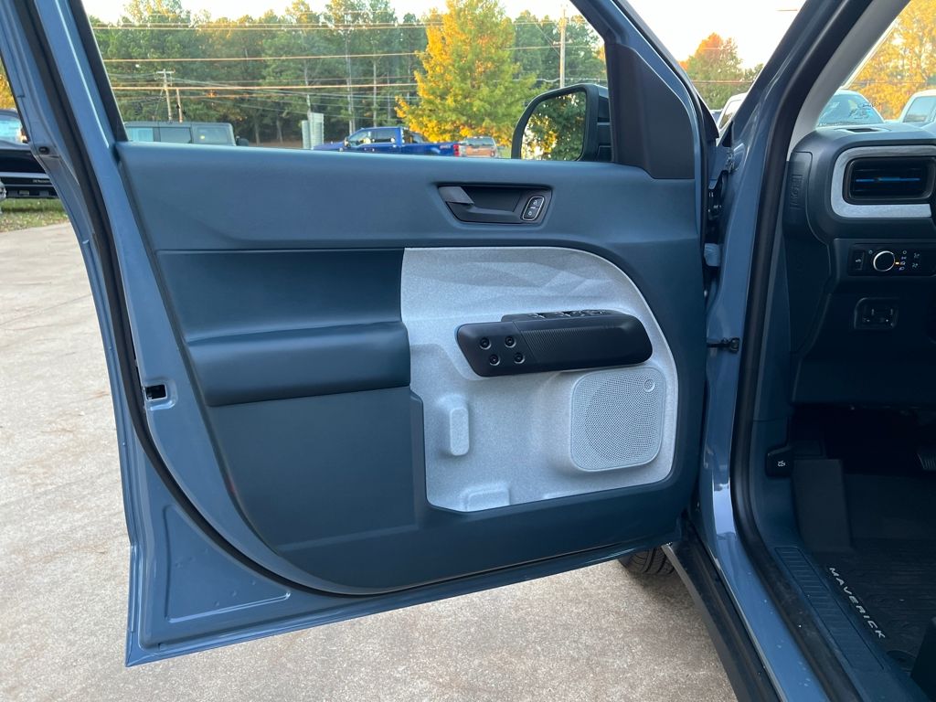 2025 Ford Maverick XLT - Photo 11