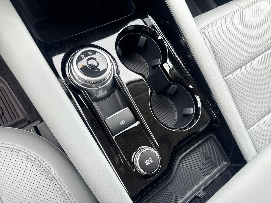2026 Ford Explorer Platinum - Photo 18