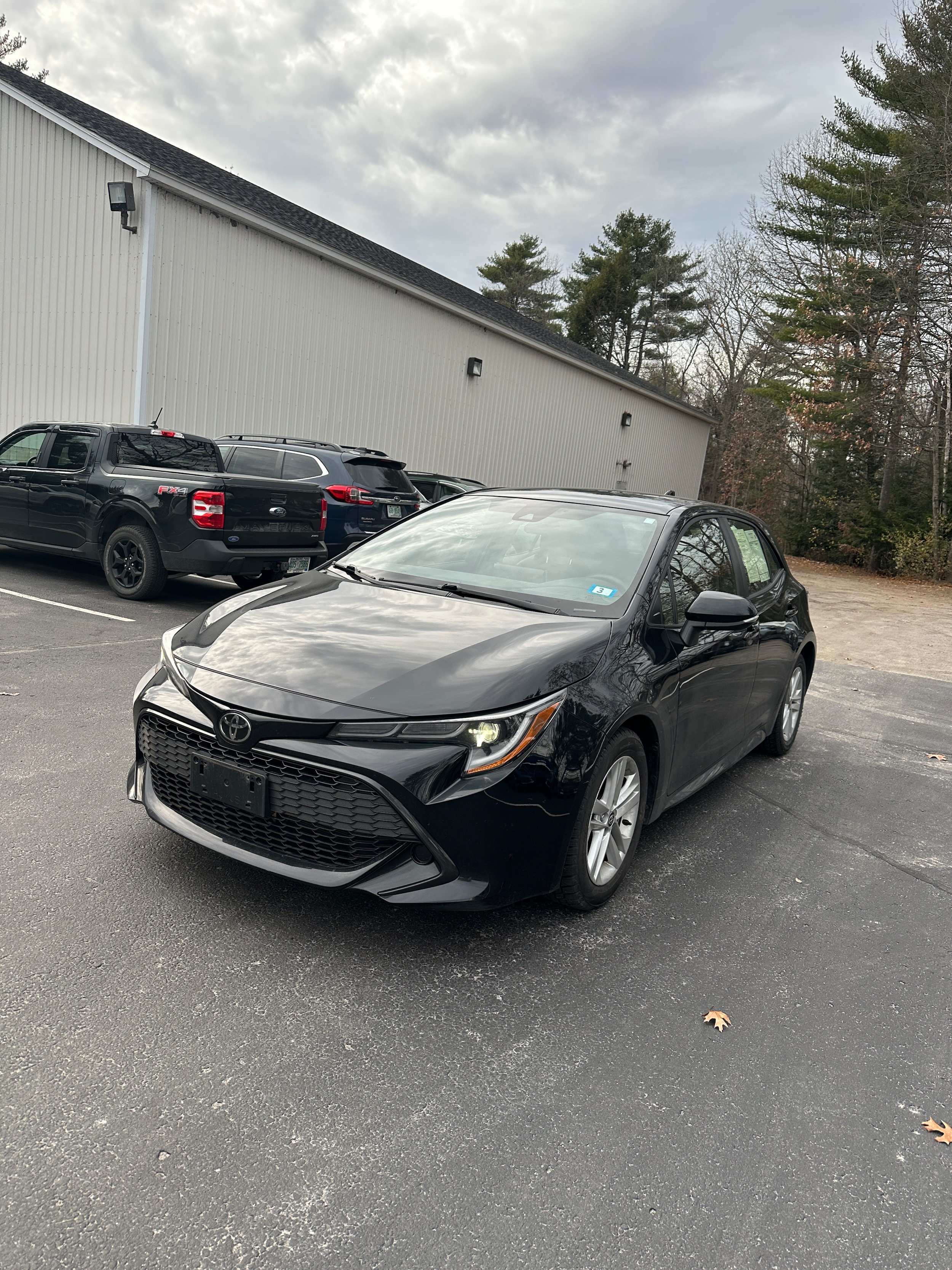 2022 Toyota Corolla Hatchback SE's photo
