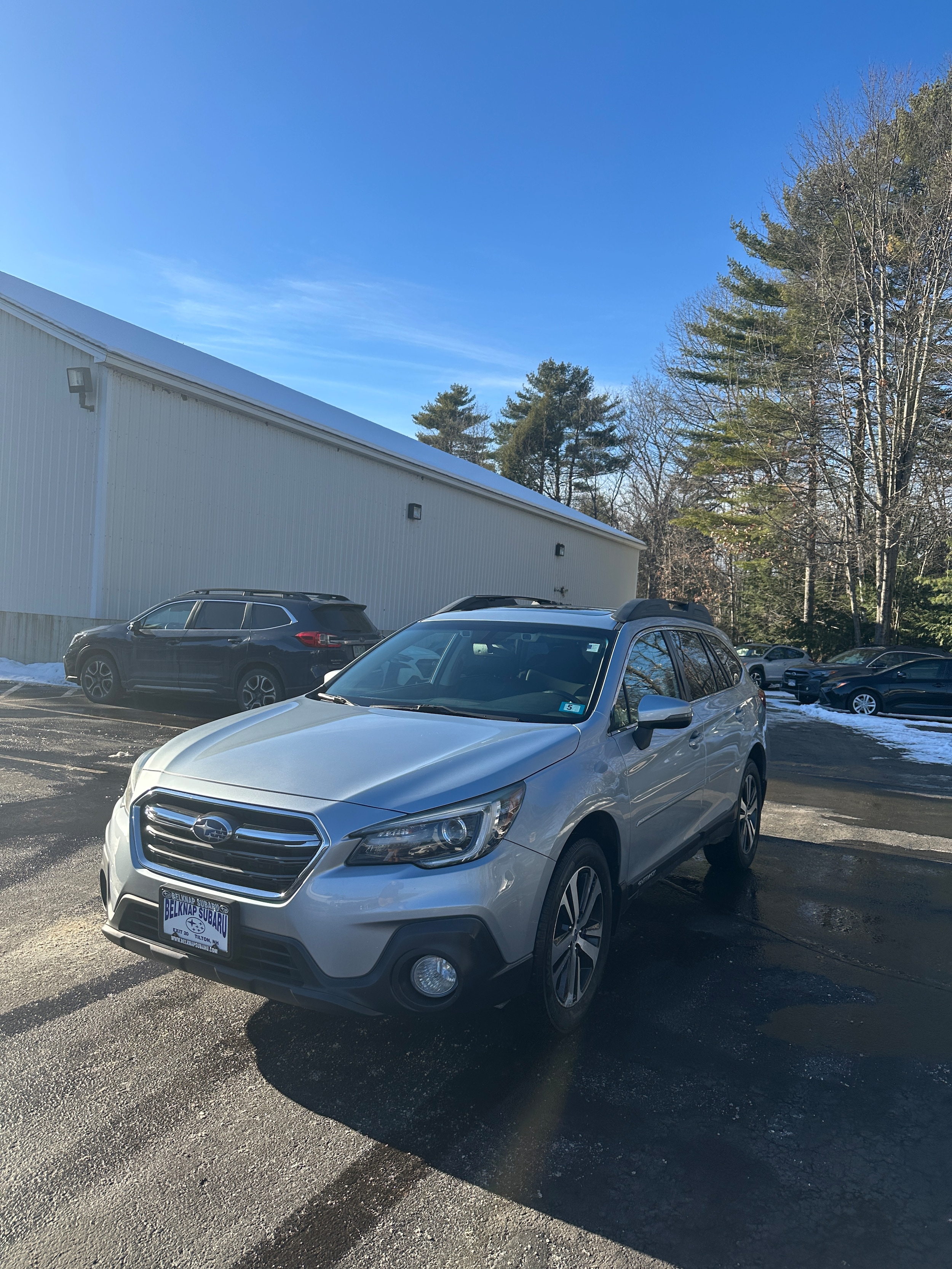 2018 Subaru Outback Limited's photo