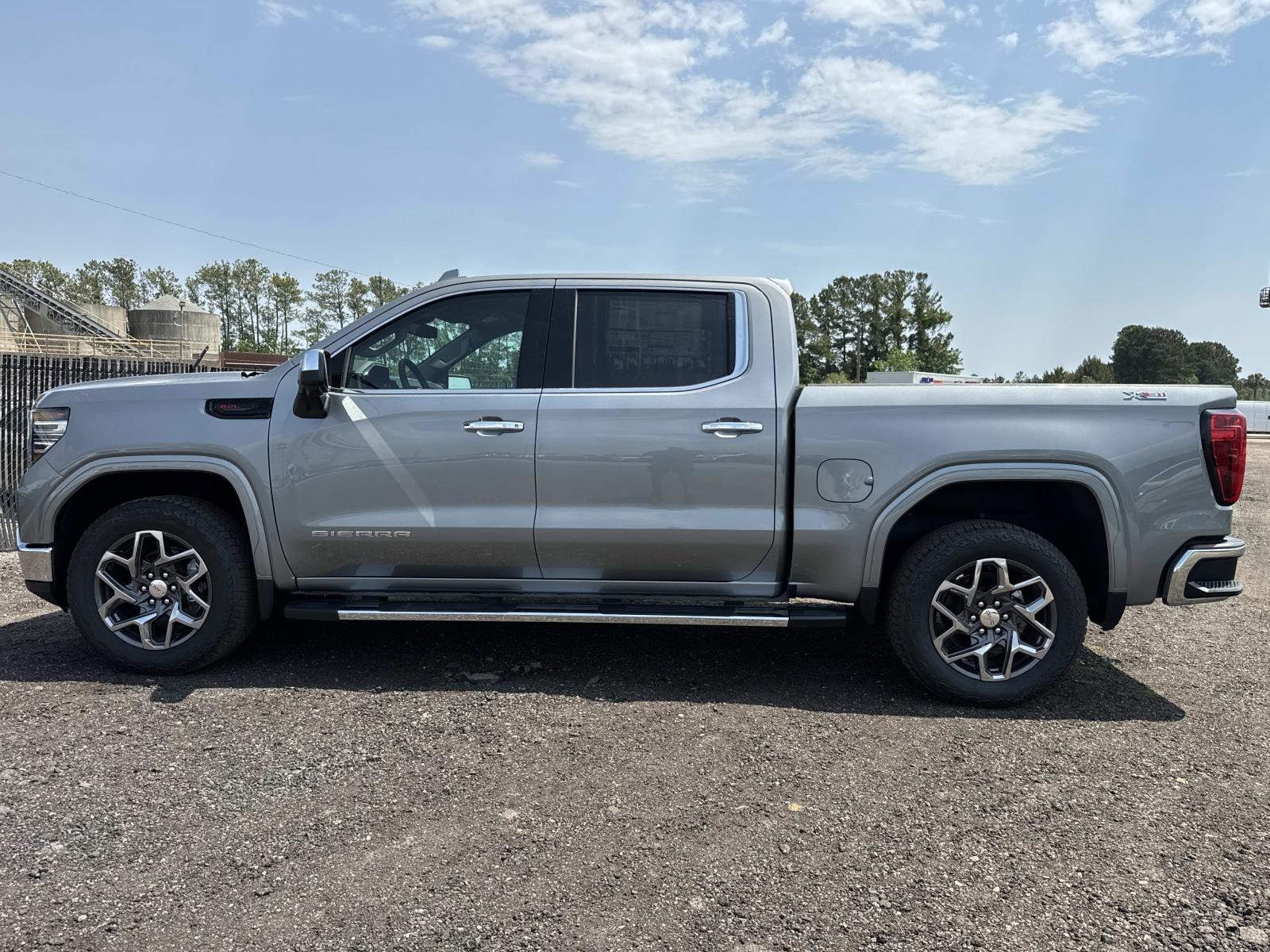 2026 GMC Sierra 1500 SLT - Photo 6