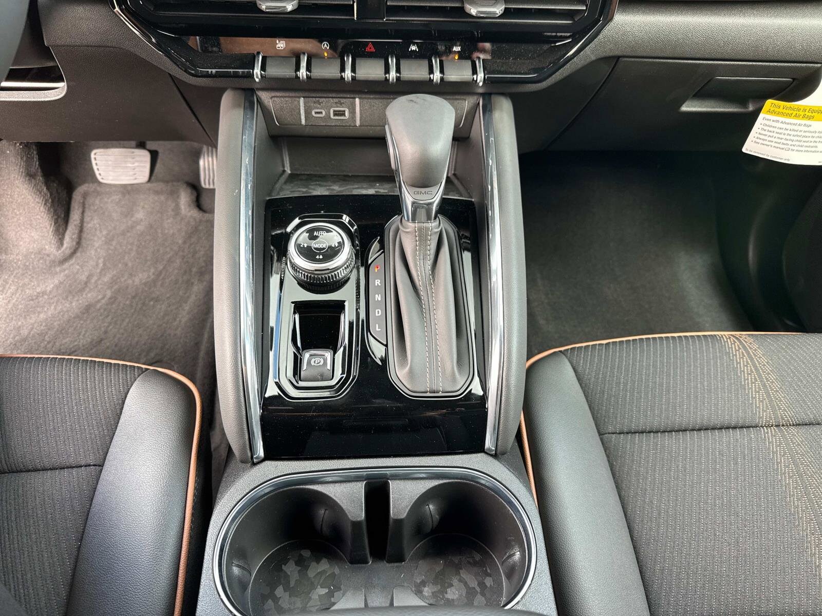 2025 GMC Canyon AT4 - Photo 32
