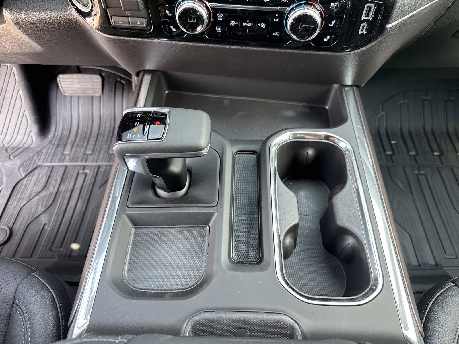 2026 GMC Sierra 1500 SLT - Photo 33