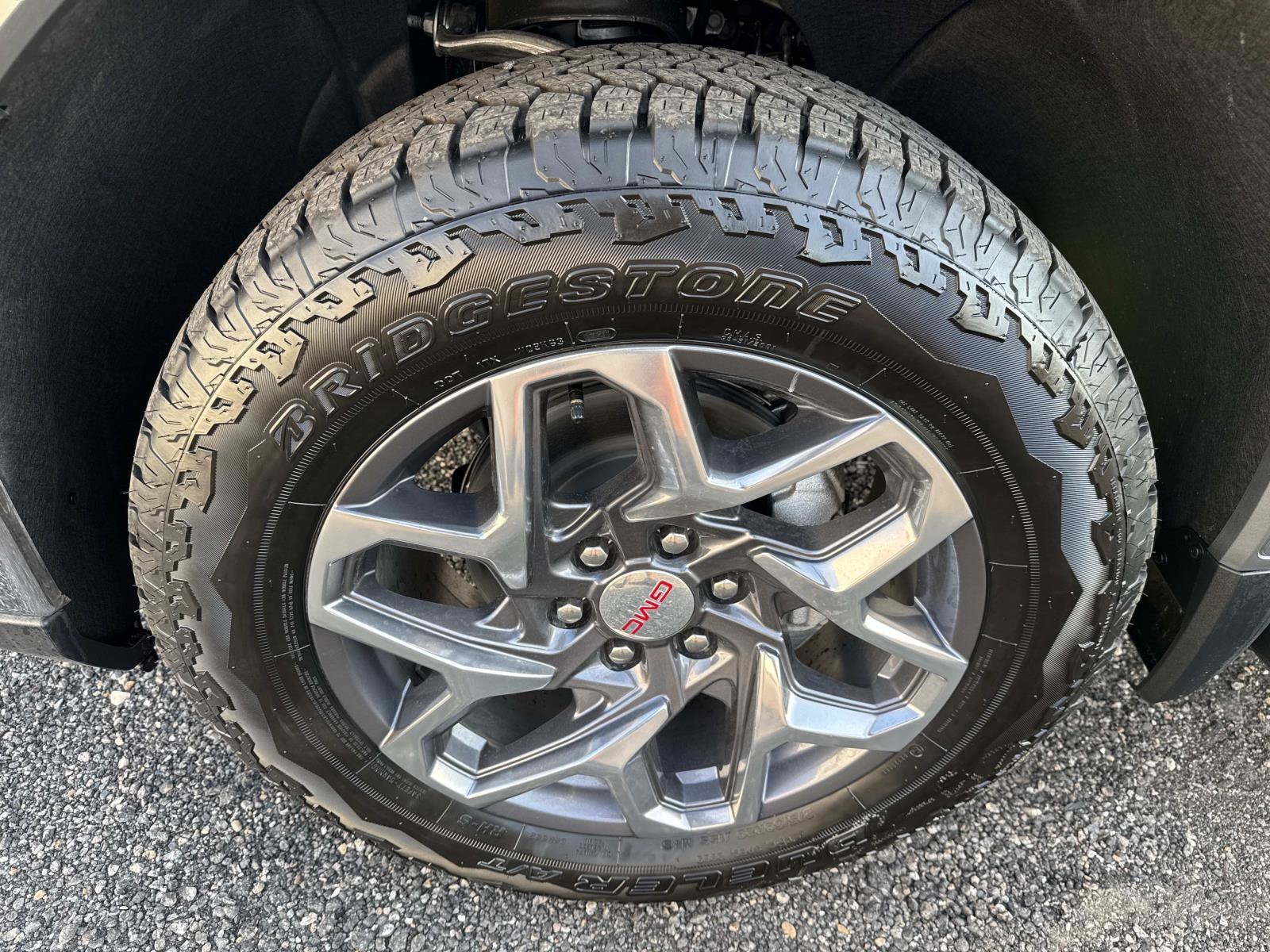 2026 GMC Sierra 1500 SLT - Photo 9